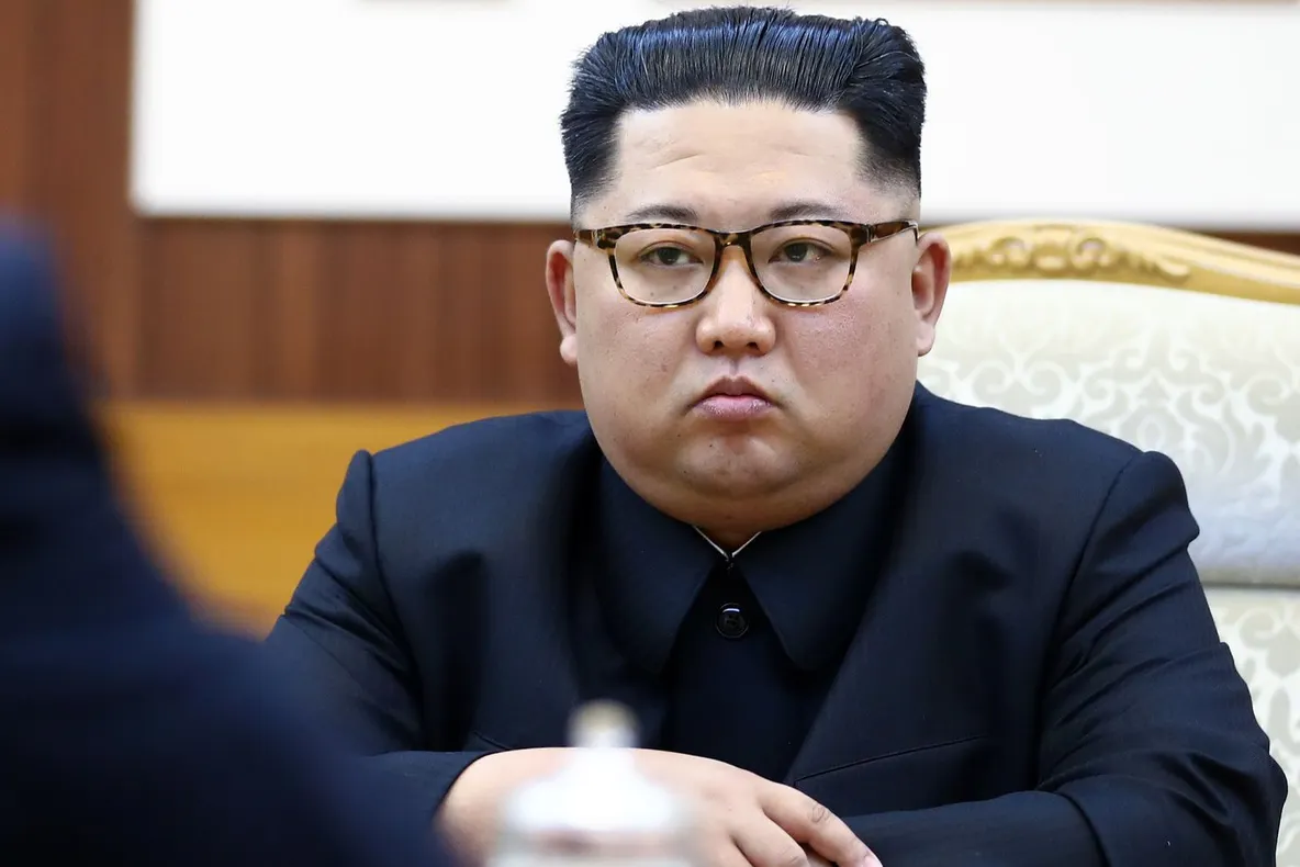 Kim Jong-un ar fi suferit o hemoragie cerebrală și ar fi fost dus în China. Phenianul a publicat noi fotografii cu liderul nord-coreean