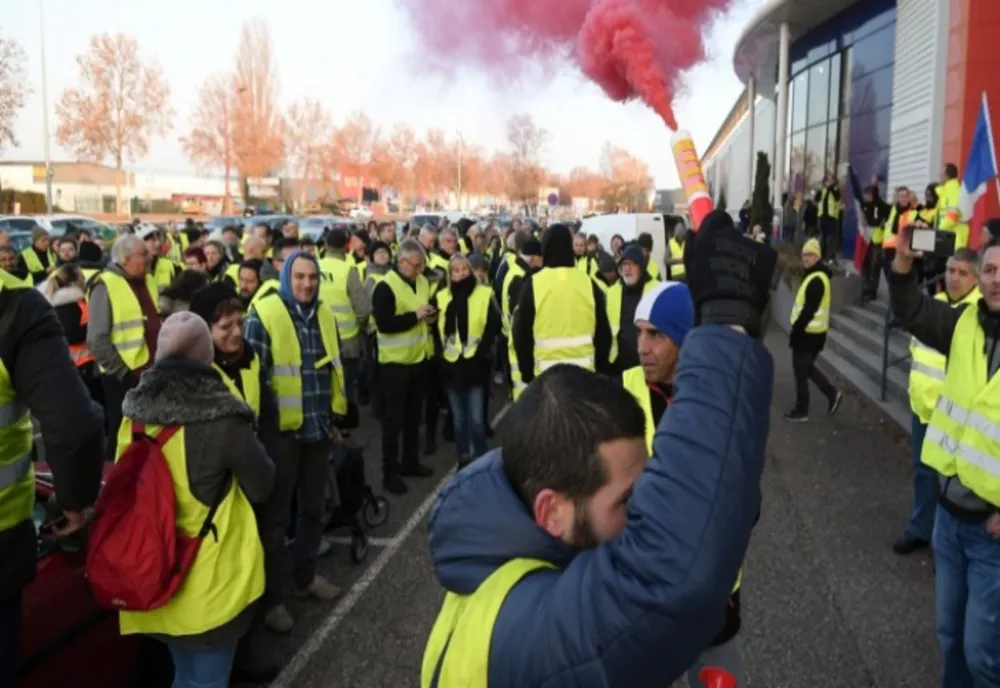 Proteste violente în Franța - Zi decisivă pentru legea pensionării 