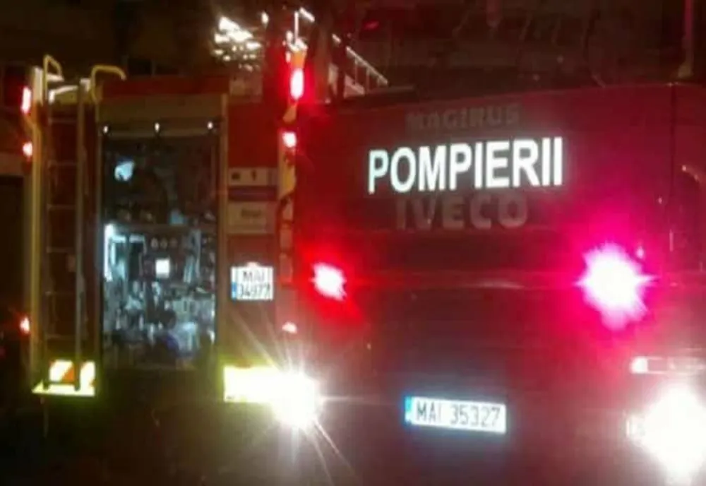 Echipamentele pompierilor care au acționat la Crevedia, investigate de ISU, după imaginile apărute online cu căști topite - Fotografii șocante