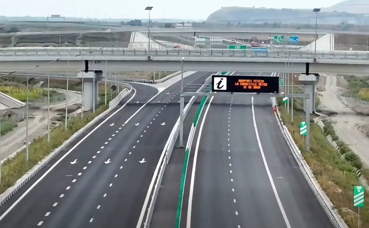 Șofer român de TIR a blocat o autostradă din Anglia ca să salveze un cățel