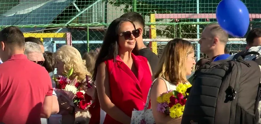 Emoții pentru Alexandra Păcuraru în prima zi a anului școlar. Bucuria revederii: elevii sunt pregătiți pentru o nouă etapă