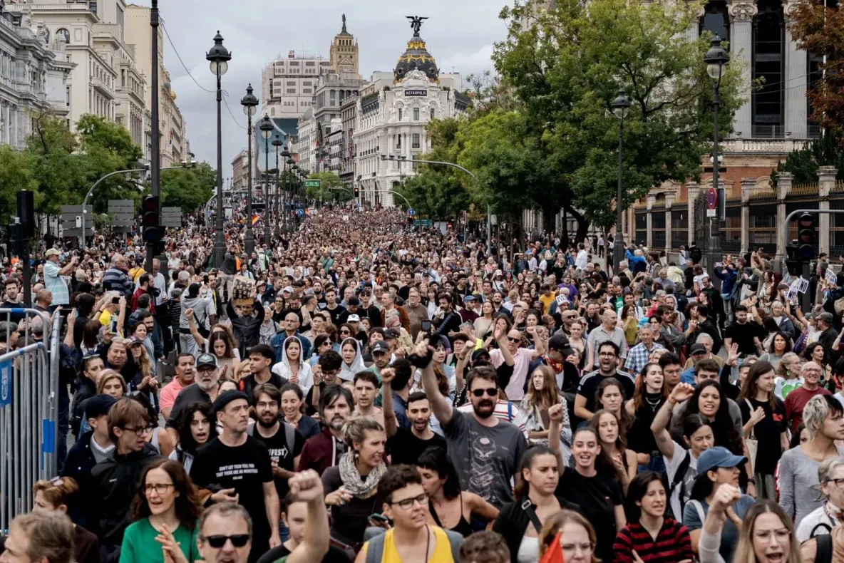 Criza locuințelor din Spania: zeci de mii de oameni au protestat la Madrid. Protestatarii cer grevă generală