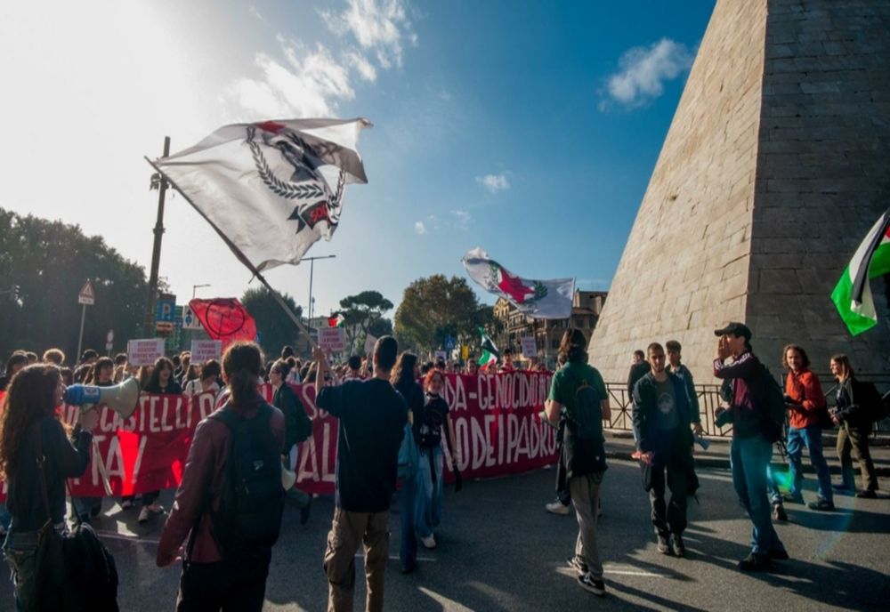 Grevă în Italia. Mii de oameni s-au strâns la Roma să protesteze împotriva guvernului