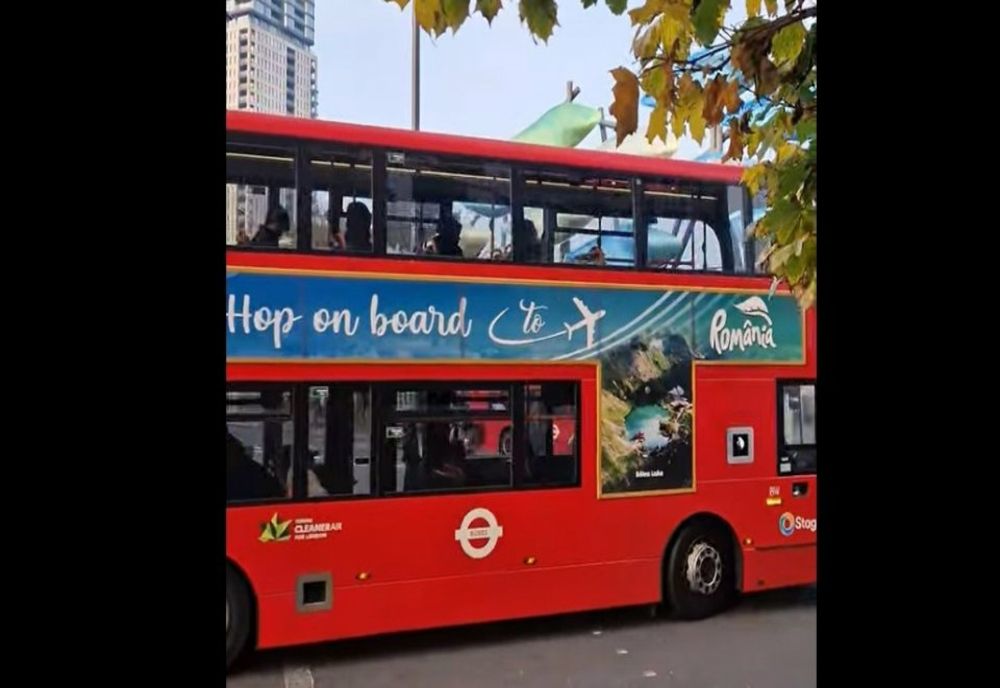 ROMÂNIA VA FI PROMOVATĂ PE AUTOBUZELE BRITANICE, ÎNAINTEA SĂRBĂTORILOR DE IARNĂ (VIDEO)