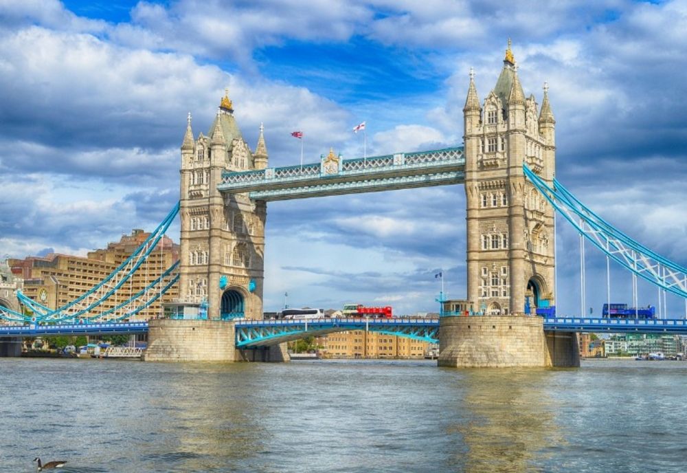 Noi reglementări pentru românii care vor să intre în Marea Britanie: de când se aplică și cât costă