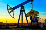 Irak și Emiratele Arabe Unite accelerează construcția de rute alternative de export al petrolului, după blocarea Strâmtorii Ormuz