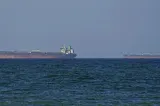 Atac cu drone în Marea Neagră, lângă Soci: un petrolier a luat foc
