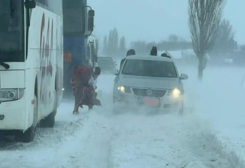 Infotrafic - Ce drumuri mai sunt închise la această oră în România, din cauza condițiilor meteo