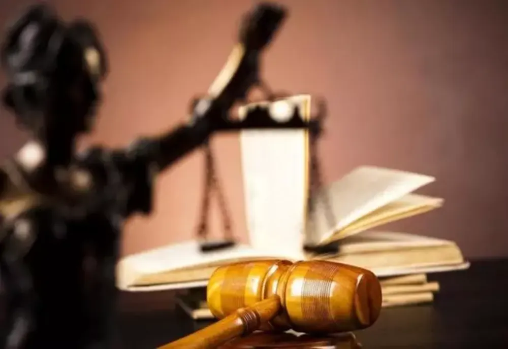Dosarul retrocedărilor de păduri. Judecător mituit, premiat cu 1 milion de euro după achitare. Fapta s-a prescris