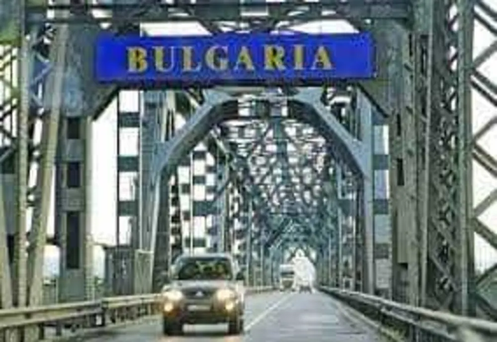 Descoperire șocantă în Bulgaria: trei bărbați găsiți morți lângă o cabană incendiată. Anchetatorii iau în calcul o sinucidere ritualică