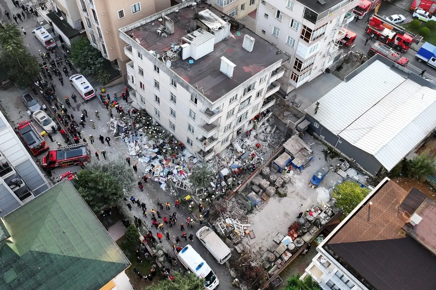 Bloc prăbușit la Istanbul (Profimedia)