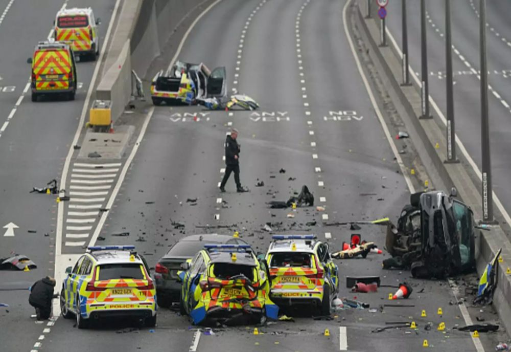 GRAV ACCIDENT RUTIER PE O AUTOSTRADĂ ÎN ANGLIA