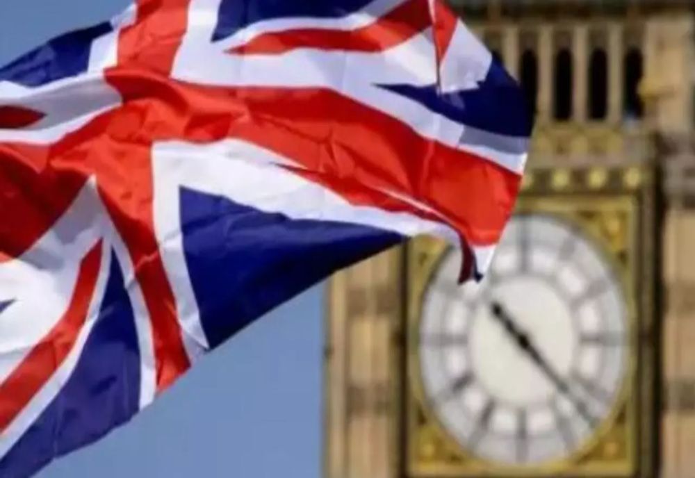 Regatul Unit va putea fi vizitat sau tranzitat începând cu februarie 2026 doar de călătorii cu autorizaţie electronică de călătorie